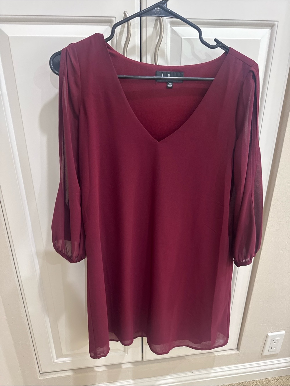 lulus burgundy dress with sheer cut out sleeves - worn 2x